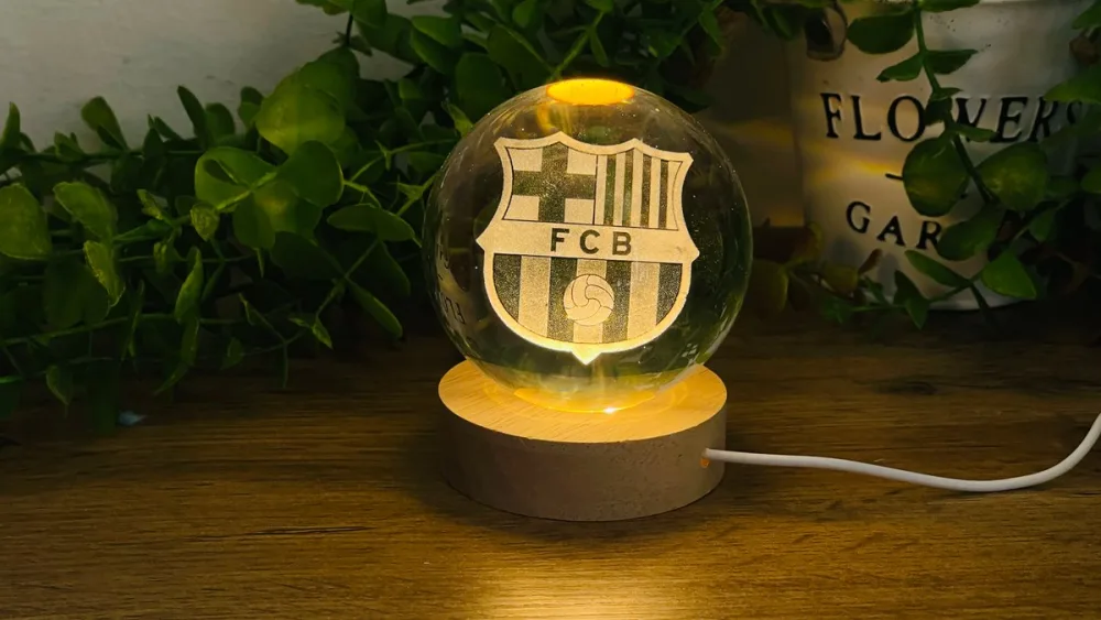 FC Barcelona İşıqlı Kristal Kürə 7,5 x 10 Sm