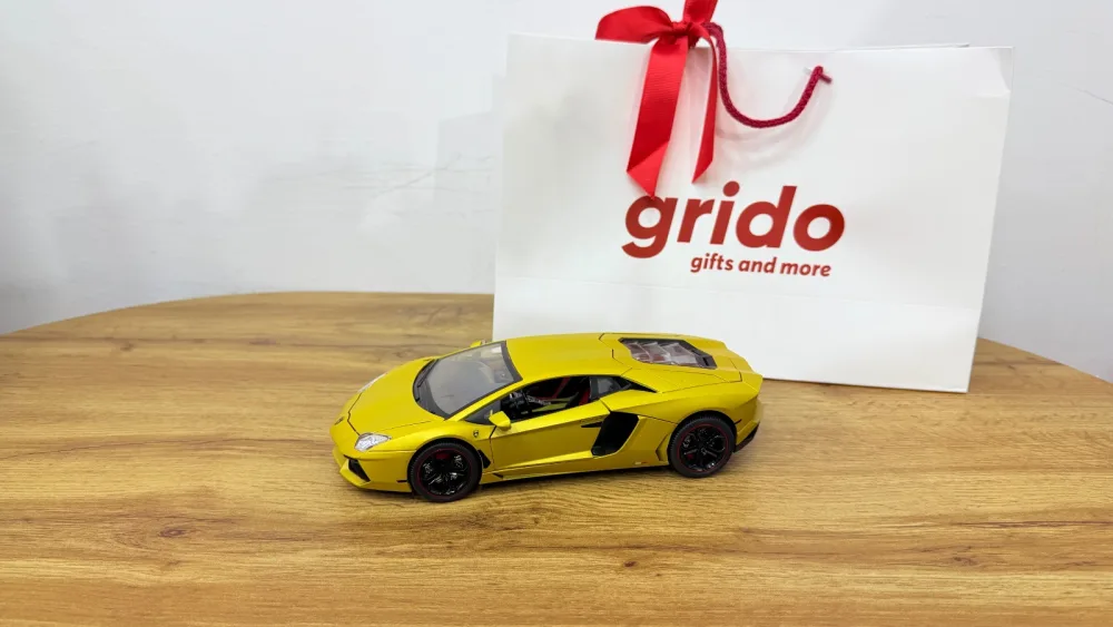 Lamborghini üslublu dəmir model maşın — 25 sm