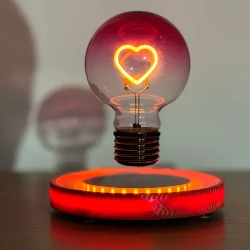 HAVADA QALAN LAMPA İÇƏRİSİNDƏ ÜRƏK