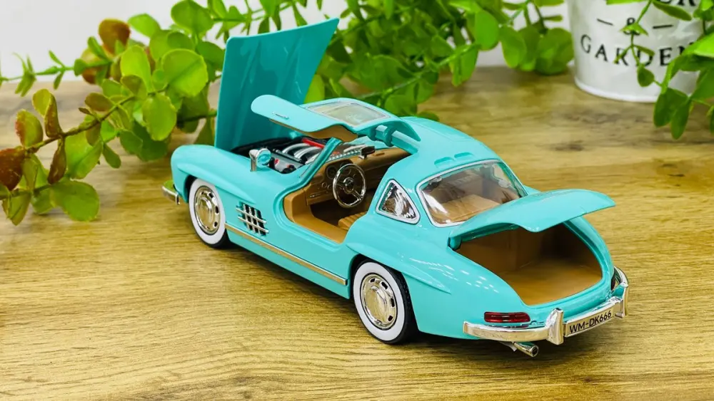 Mercedes-Benz 300SL Mint Metal Avtomobil Modeli – 1:22