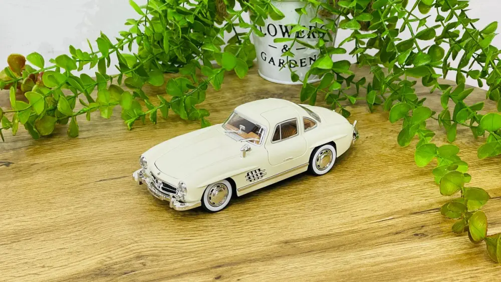Mercedes-Benz 300SL Krem Metal Avtomobil Modeli – 1:22