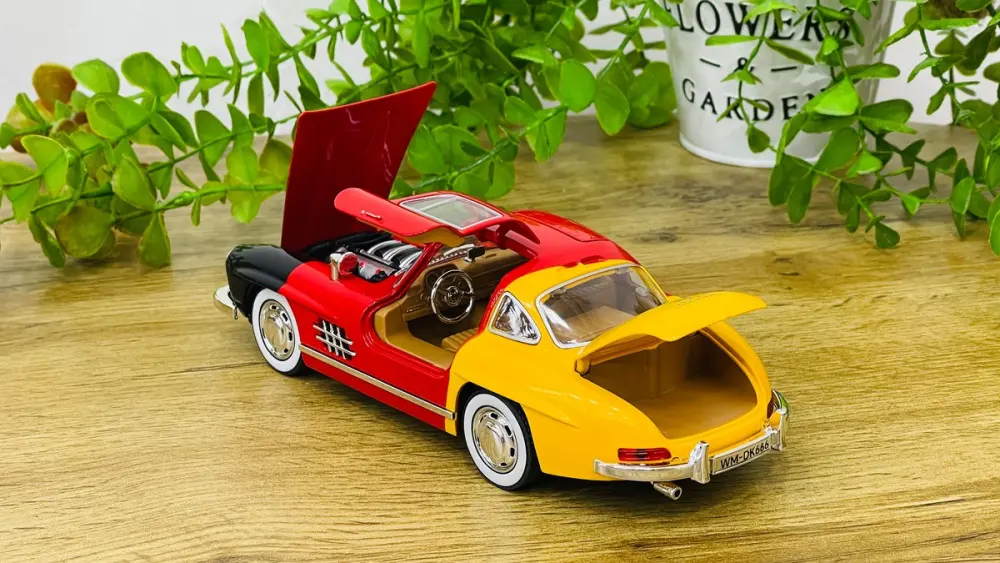 Mercedes-Benz 300SL Almaniya Bayrağı Dizaynlı Metal Avtomobil Modeli – 1:22