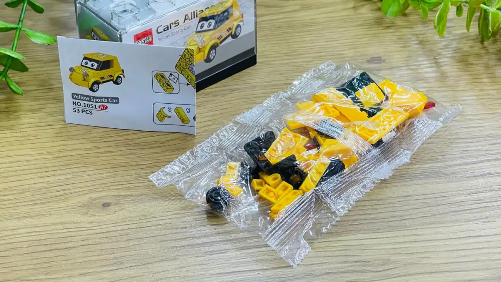 Sarı Yarış Maşını Mini Leqo Konstruktoru – 53 Hissə, Sarı