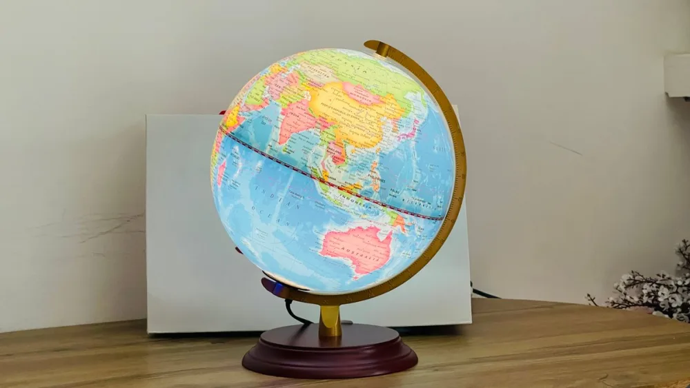 İşıqlı Dünya Qlobusu – 30 sm