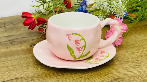 Çiçək Naxışlı Fincan və Nəlbəki Dəsti 🌷☕