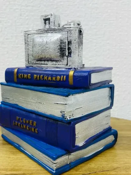 Dekorativ Kitab və Fotoparat formalı retro saat