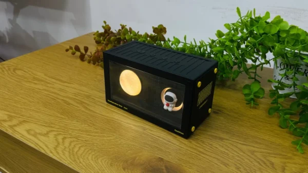 Astronavt İşıqlı Bluetooth Səsucaldıcı - Grido hədiyyə mağazası