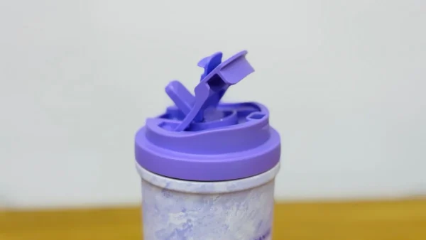 Bənövşəyi Güllü Termos Stəkan – 600 ml Yanis3 - Grido hədiyyə mağazası