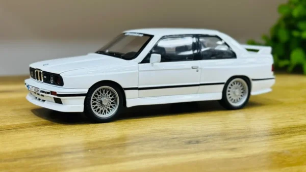BMW E30 Klassik Model Avtomobil – Metal Maket - Grido hədiyyə mağazası
