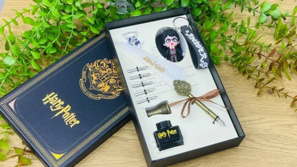 Harry Potter Breloklu Ağ Lələk Dəsti - Grido hədiyyə mağazası