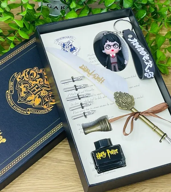 Harry Potter Breloklu Ağ Lələk Dəsti - Grido hədiyyə mağazası