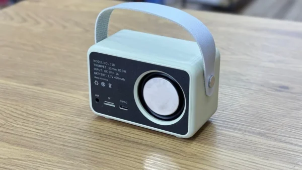 Retro Dizaynlı Yaşıl FM Radiolu Bluetooth Mini Səsucaldıcı - Grido hədiyyə mağazası