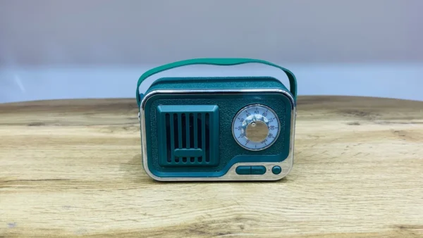 Retro Görünüşlü Yaşıl FM Radiolu Bluetooth Səsucaldıcı - Grido hədiyyə mağazası
