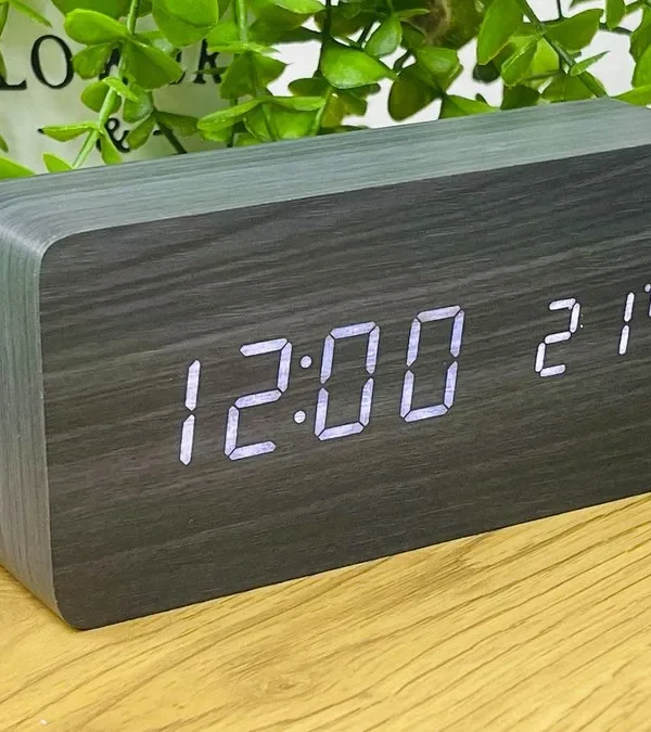 Taxta Dizaynlı LED Masaüstü Qara Elektron Saat Düzbücaqlı - Grido hədiyyə mağazası
