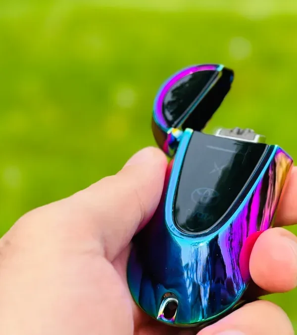 Toyota Dizayn Elektron Alışqan Bənövşəyi 957– USB Şarjlı Açar Brelok, Küləyə Davamlı Elektrikli Lighter (Bənövşəyi Metal) - Grido hədiyyə mağazası