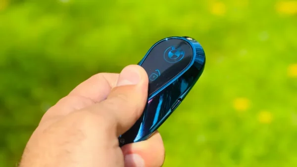 BMW Dizayn Elektron Alışqan Göy 601 – USB Şarjlı Açar Brelok, Küləyə Davamlı Elektrikli Lighter (Blue Metal) - Grido hədiyyə mağazası