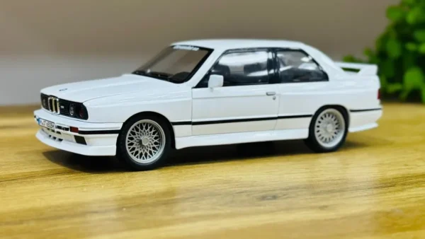 BMW E30 Klassik Model Avtomobil – Metal Maket - Grido hədiyyə mağazası