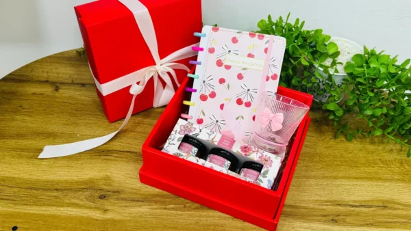 Çəhrayı Albalı Zərif Hədiyyə Seti Gift Box Çəhrayı Albalı Zərif Hədiyyə Seti Gift Box - Grido hədiyyə mağazası