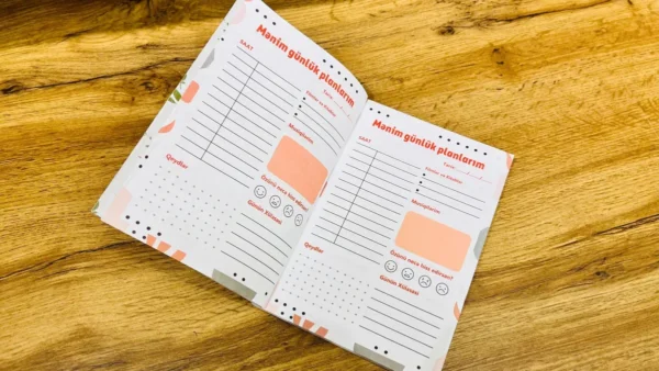 Gündəlik Planner Yaşıl Yarpaq-Azərbaycan Dilində - Grido hədiyyə mağazası