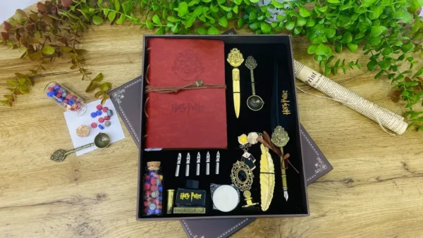 Harry Potter Qara Lələkli Bloknot Hədiyyə Dəsti - Grido hədiyyə mağazası