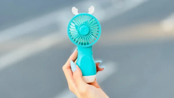 Maral Buynuzlu Əl Fanı Mavi Ventilator Maral Buynuzlu Əl Fanı Mavi Ventilator - Grido hədiyyə mağazası