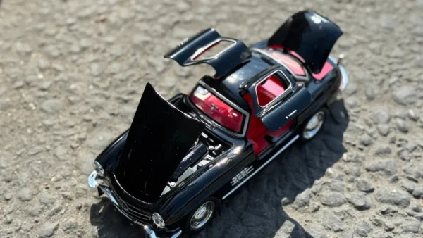 Mercedes-Benz AMG 300SL 16 sm Metal Maşın 1:32 - Grido hədiyyə mağazası