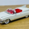 Retro Ağ Cadillac Metal Avtomobil Maketi - Grido hədiyyə mağazası