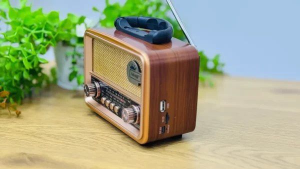 Retro Bluetooth Radio NNS 9714 Retro Bluetooth Radio NNS 9714 - Grido hədiyyə mağazası