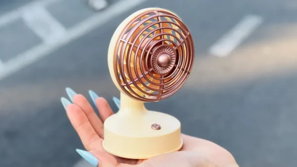 Retro Mini Masaüstü Fan Krem Retro Mini Masaüstü Fan Krem - Grido hədiyyə mağazası