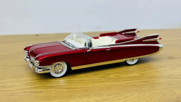 Retro Qırmızı Cadillac Metal Avtomobil Maketi - Grido hədiyyə mağazası