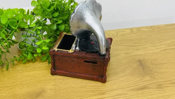 Retro Qramofon Dizaynlı Qəhvəyi Suvenir Kassa Qələm Qabı (19x14 sm) - Grido hədiyyə mağazası