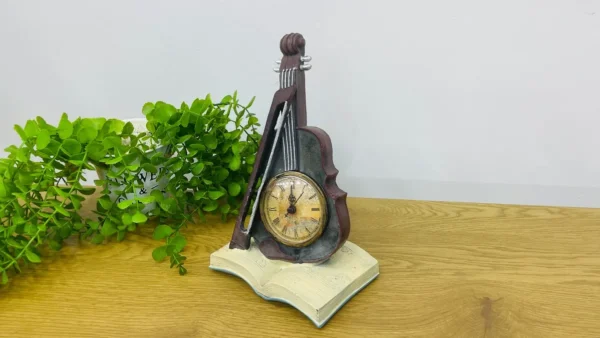 Skripka Dizaynlı Retro Masaüstü Saat (25 × 15 sm) - Grido hədiyyə mağazası