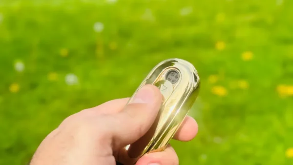 Toyota Dizayn Elektron Alışqan Qızılı (Gold) 601 – USB Şarjlı Açar Breloq, Küləyə Davamlı Elektrikli Lighter (Gold Metal) - Grido hədiyyə mağazası
