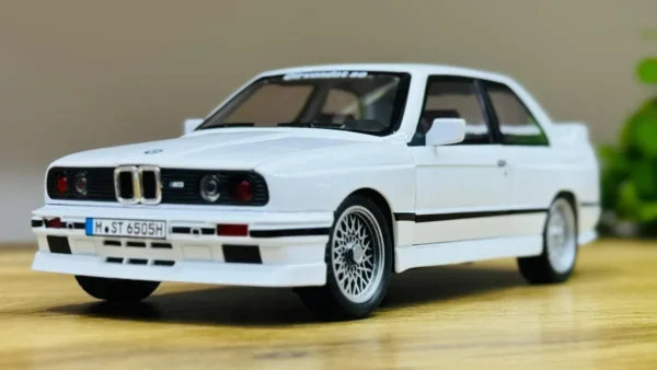 BMW E30 Klassik Model Avtomobil – Metal Maket - Grido hədiyyə mağazası