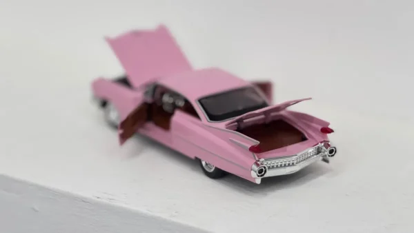 Çəhrayı Cadillac Klassik Retro Model – Metal Maket - Grido hədiyyə mağazası