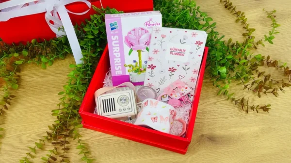 Çəhrayı Hədiyyə Qutusu , Gift Box , Çəhrayı Dəst Çəhrayı Hədiyyə Qutusu , Gift Box , Çəhrayı Dəst - Grido hədiyyə mağazası