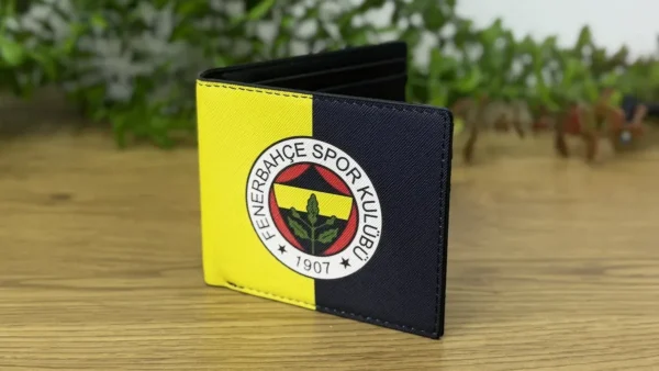 Fenerbahçe SK Dizaynlı Pulqabı Fenerbahçe SK Dizaynlı Pulqabı - Grido hədiyyə mağazası