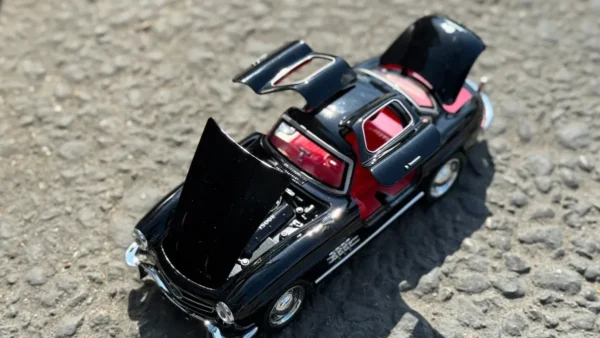 Mercedes-Benz AMG 300SL 16 sm Metal Maşın 1:32 Mercedes-Benz AMG 300SL 16 sm Metal Maşın 1:32 - Grido hədiyyə mağazası