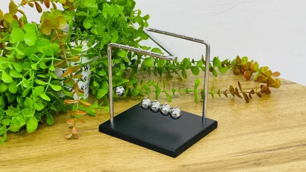 Nyuton Beşiyi– Metal 18 x 19 sm - Grido hədiyyə mağazası