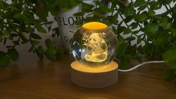 Panda tək İşıqlı Kristal Kürə (Kiçik 5.5 x 7.5 sm) Panda tək İşıqlı Kristal Kürə (Kiçik 5.5 x 7.5 sm) - Grido hədiyyə mağazası