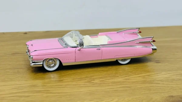 Retro Çəhrayı Cadillac Metal Avtomobil Maketi - Grido hədiyyə mağazası