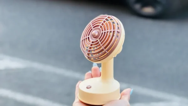 Retro Mini Masaüstü Fan Krem - Grido hədiyyə mağazası