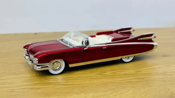 Retro Qırmızı Cadillac Metal Avtomobil Maketi - Grido hədiyyə mağazası