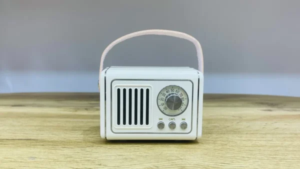 Retro Üslublu Krem FM Radiolu Bluetooth Səsucaldıcı - Grido hədiyyə mağazası