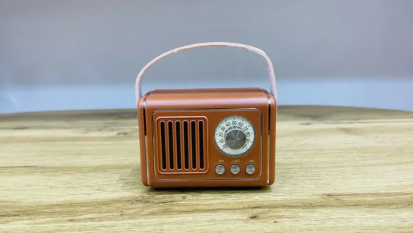 Retro Üslublu Qəhvəyi FM Radiolu Bluetooth Səsucaldıcı - Grido hədiyyə mağazası